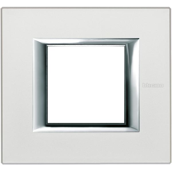 Placa embellecedora recta Axolute de color Plata satinado - 2 módulos